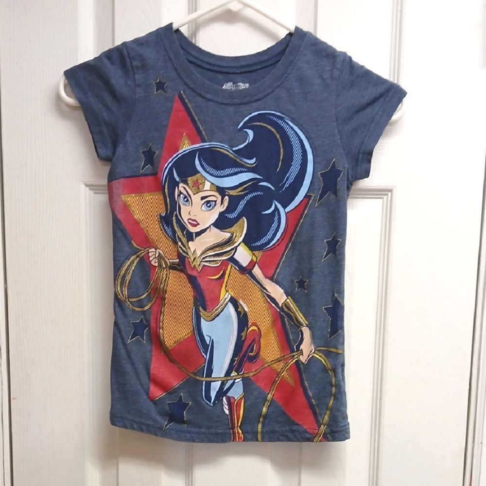 DC SUPER HERO GIRL GRAY Graphic T-Shirt SIZE M/M (7/8)